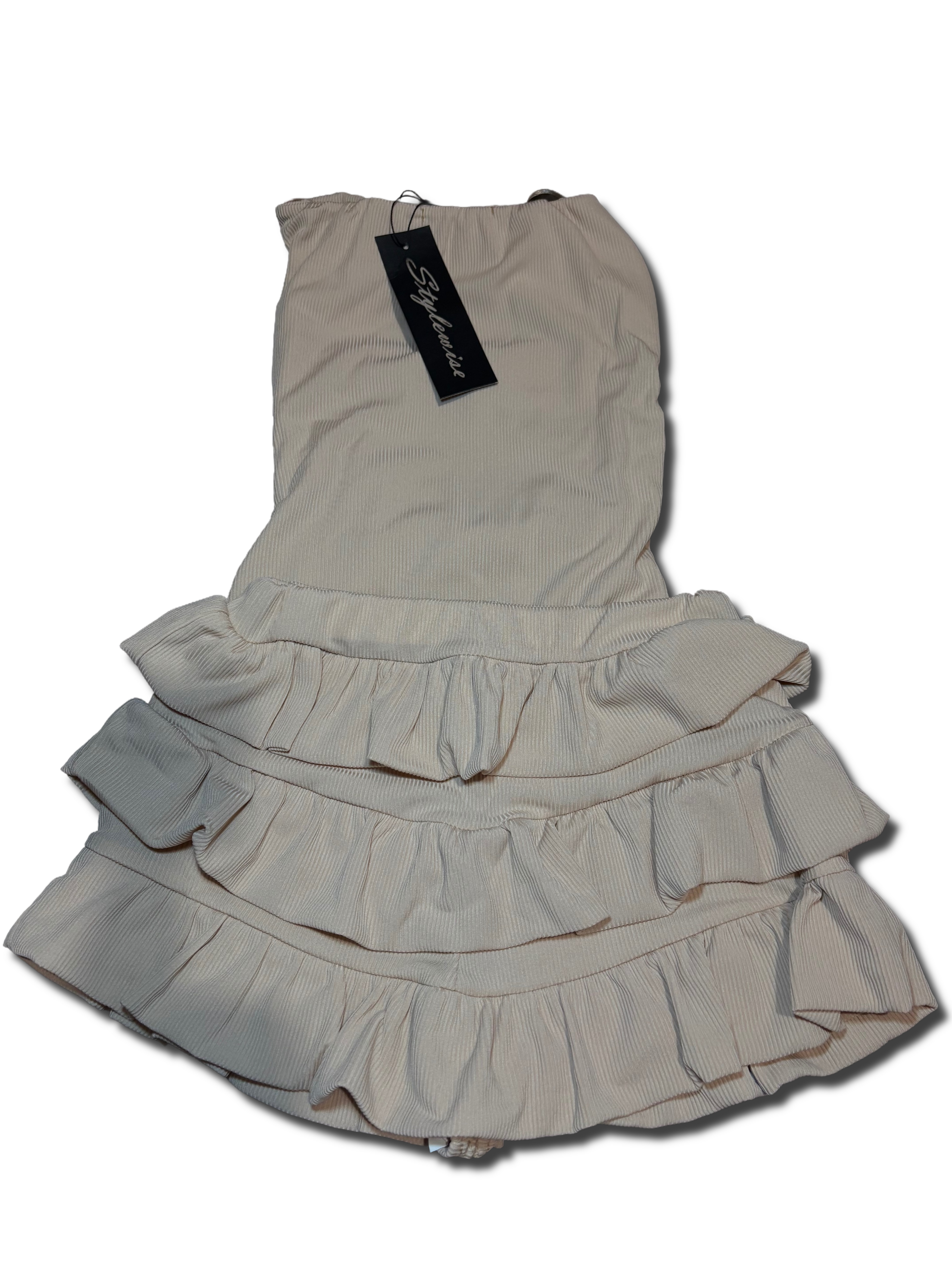 Cream cut out frilly shorts co ord